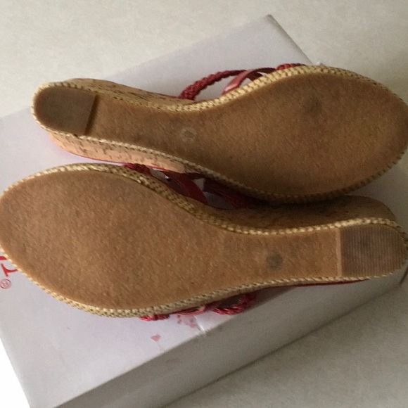 NWB Two Lips “Pammy” Red Cork Wedges - Picture 4 of 8